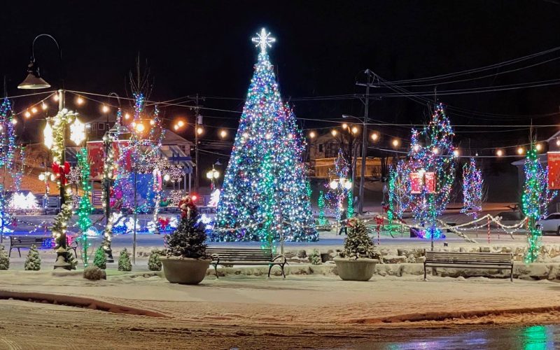 town-center-christmas-tree